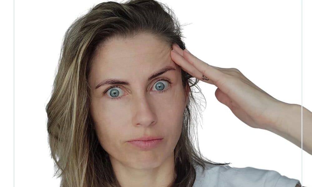 Świecąca Skóra Twarzy – Przyczyny i Sposoby