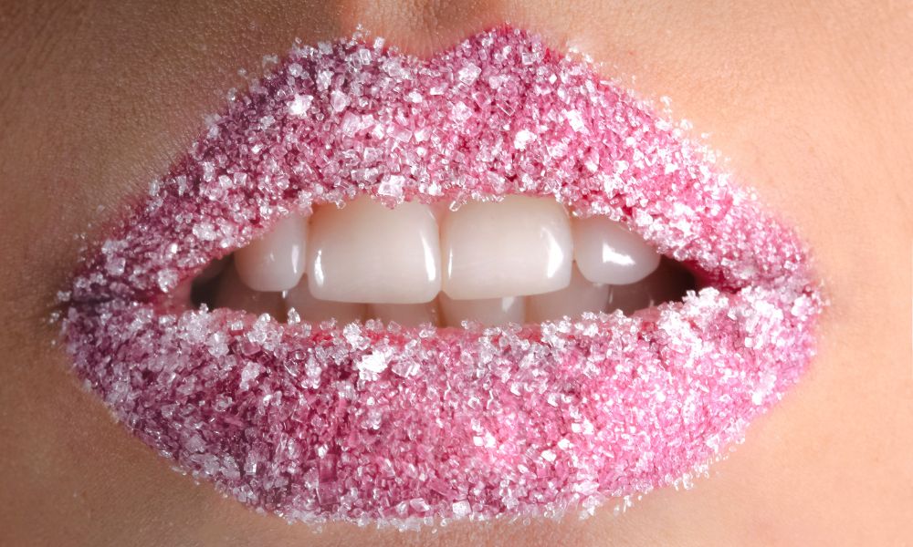 Sposoby na Spierzchnięte Usta – Jak Dbać o Popękane i Suche Wargi?